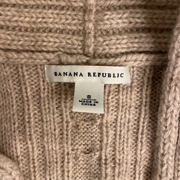 BANANA REPUBLIC~CABLE KNIT SWEATER~SMALL - Picture 4 of 7
